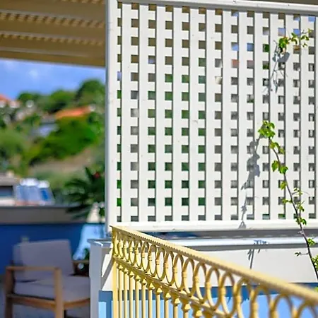 Blue Sky House 4*